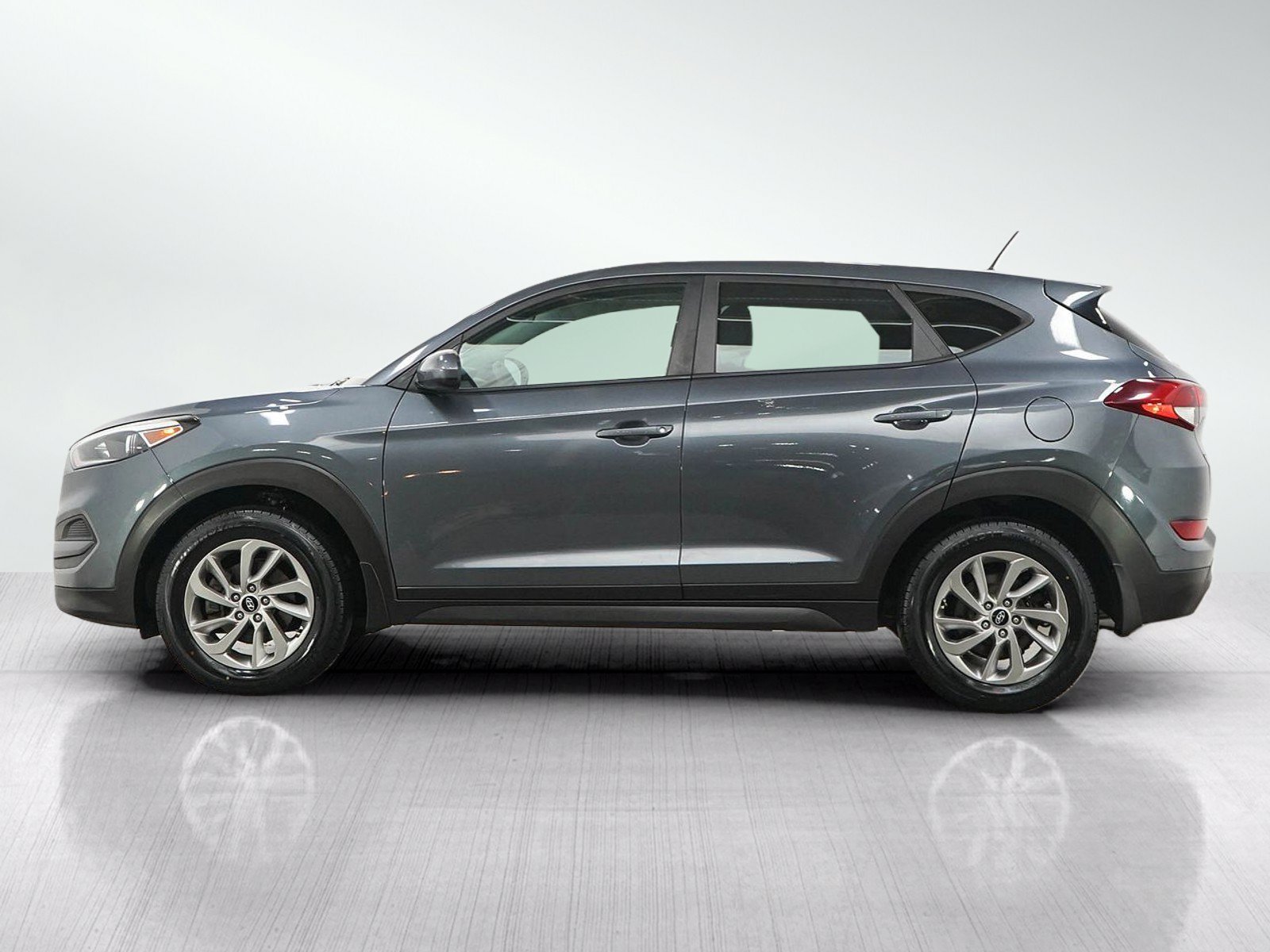 Used 2017 Hyundai Tucson SE with VIN KM8J23A4XHU391241 for sale in Burnsville, Minnesota