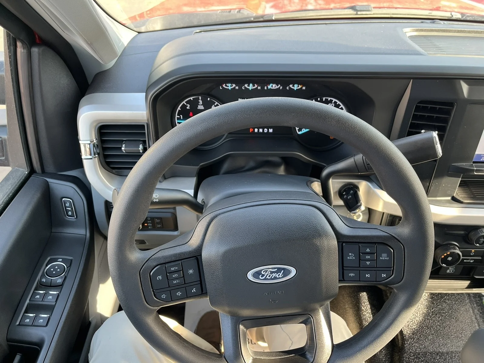 2025 Ford F-350 Super Duty Chassis Cab XL - Photo 19