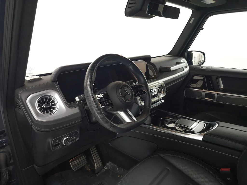 Used 2025 Twilight Blue Metallic Mercedes-Benz G 550 image 9