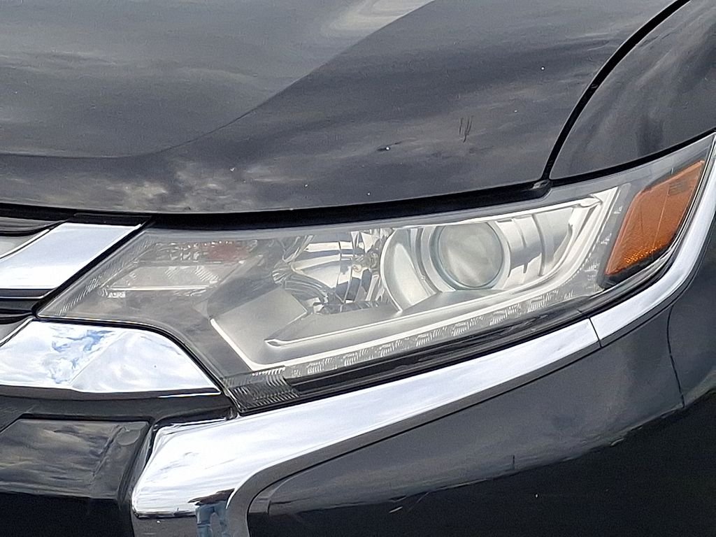 Used 2016 Black Mitsubishi  image 9