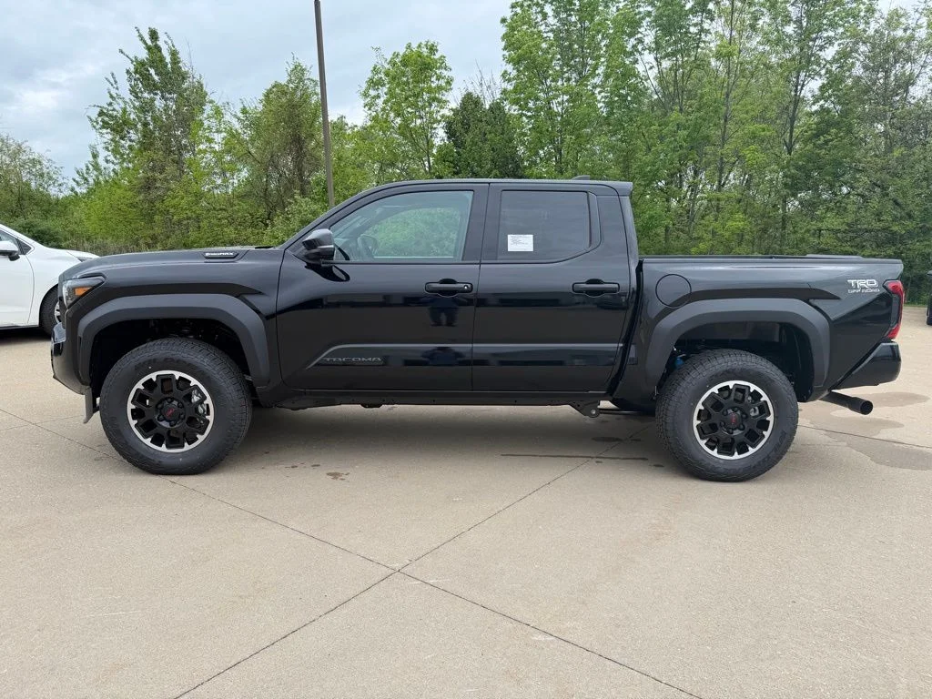 2026 Toyota Tacoma TRD Off Road - Photo 2