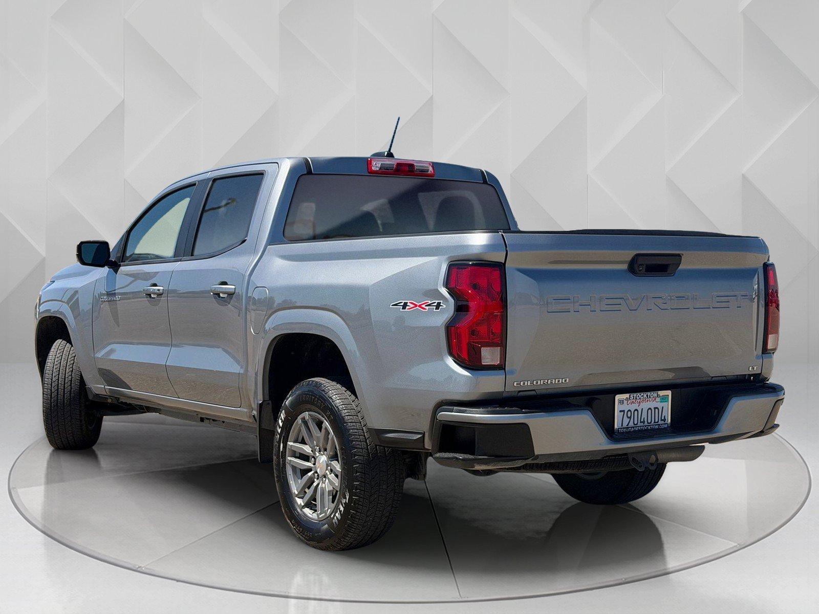 Used 2024 Sterling Gray Metallic Chevrolet 4WD LT image 3