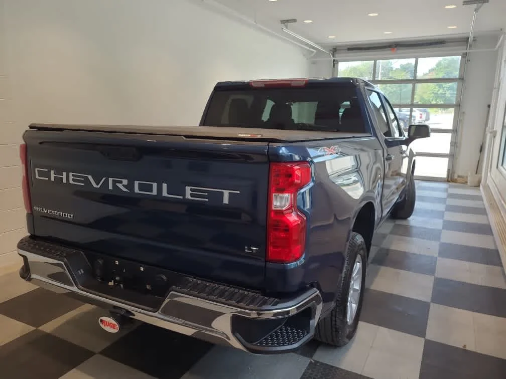 Used 2022 Northsky Blue Metallic Chevrolet LT image 5