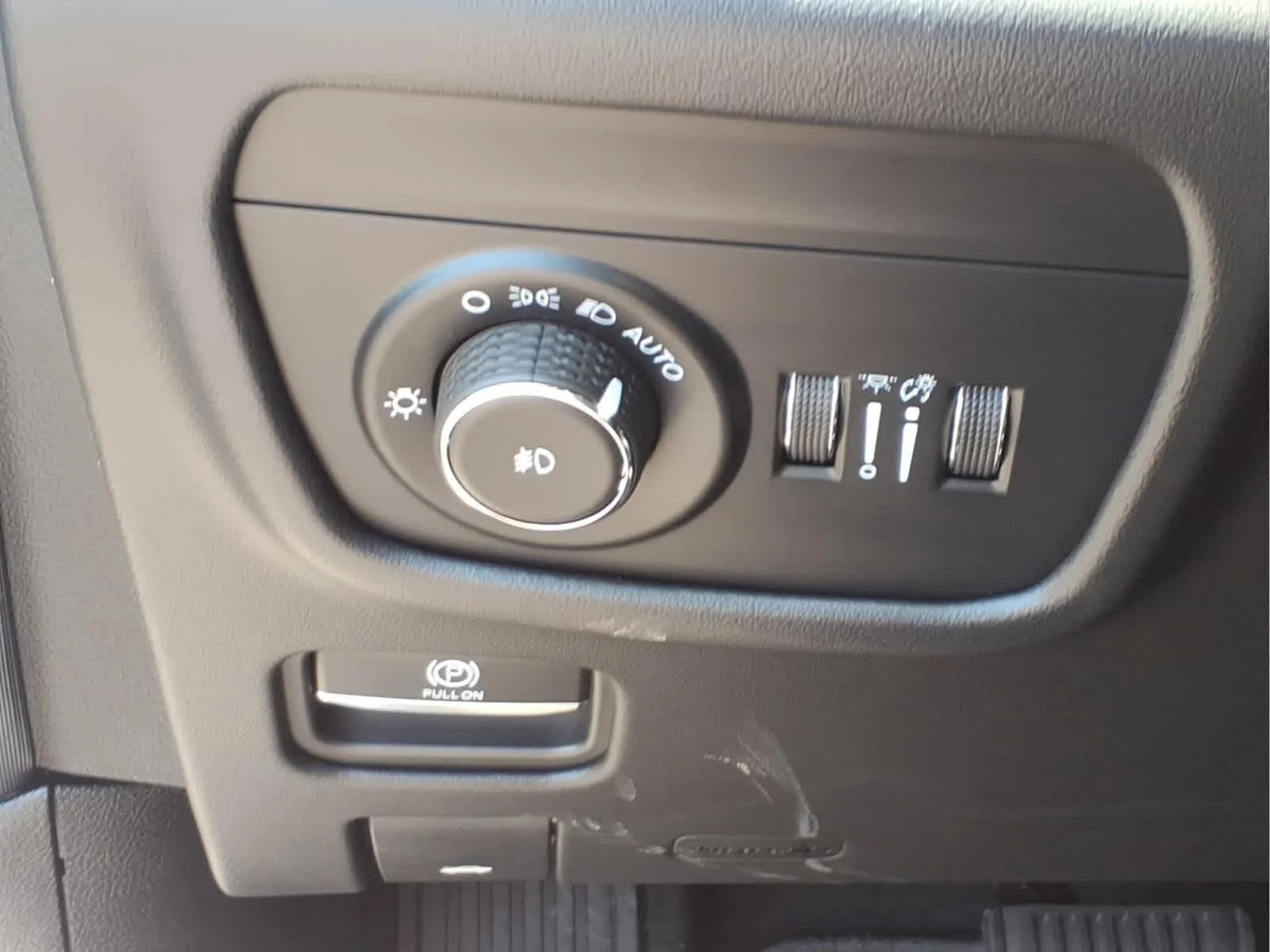 Used 2025 Bright White Clearcoat Jeep Summit Reserve image 19