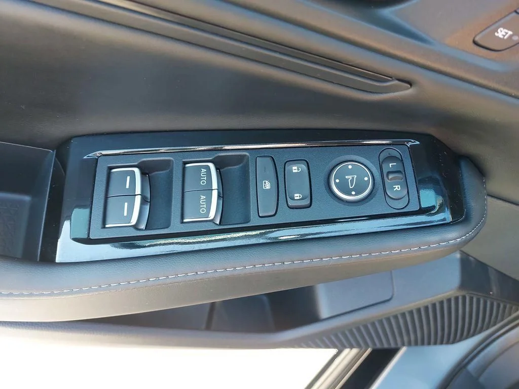 Used 2024  Honda Touring image 27