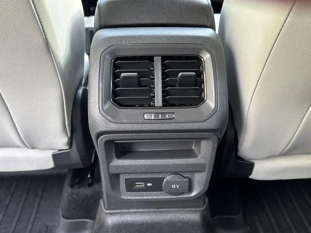 Used 2019 White Volkswagen 2.0T SE image 20