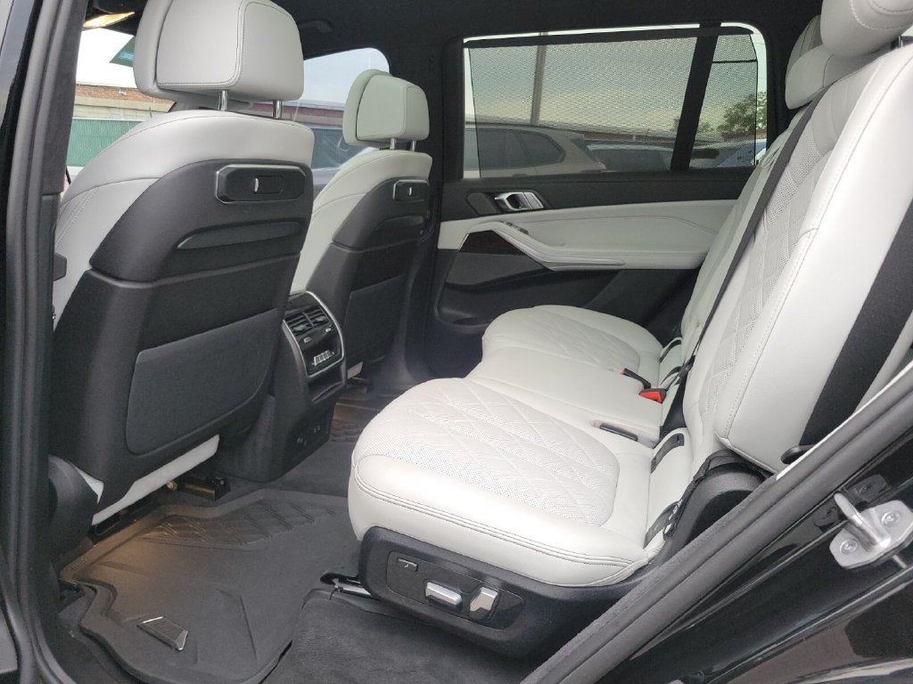 Certified Used 2024 Black BMW xDrive40i image 17