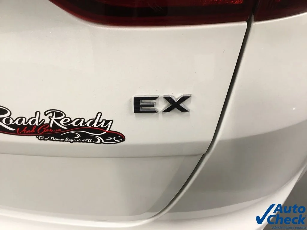 Used 2018 White Kia EX image 15