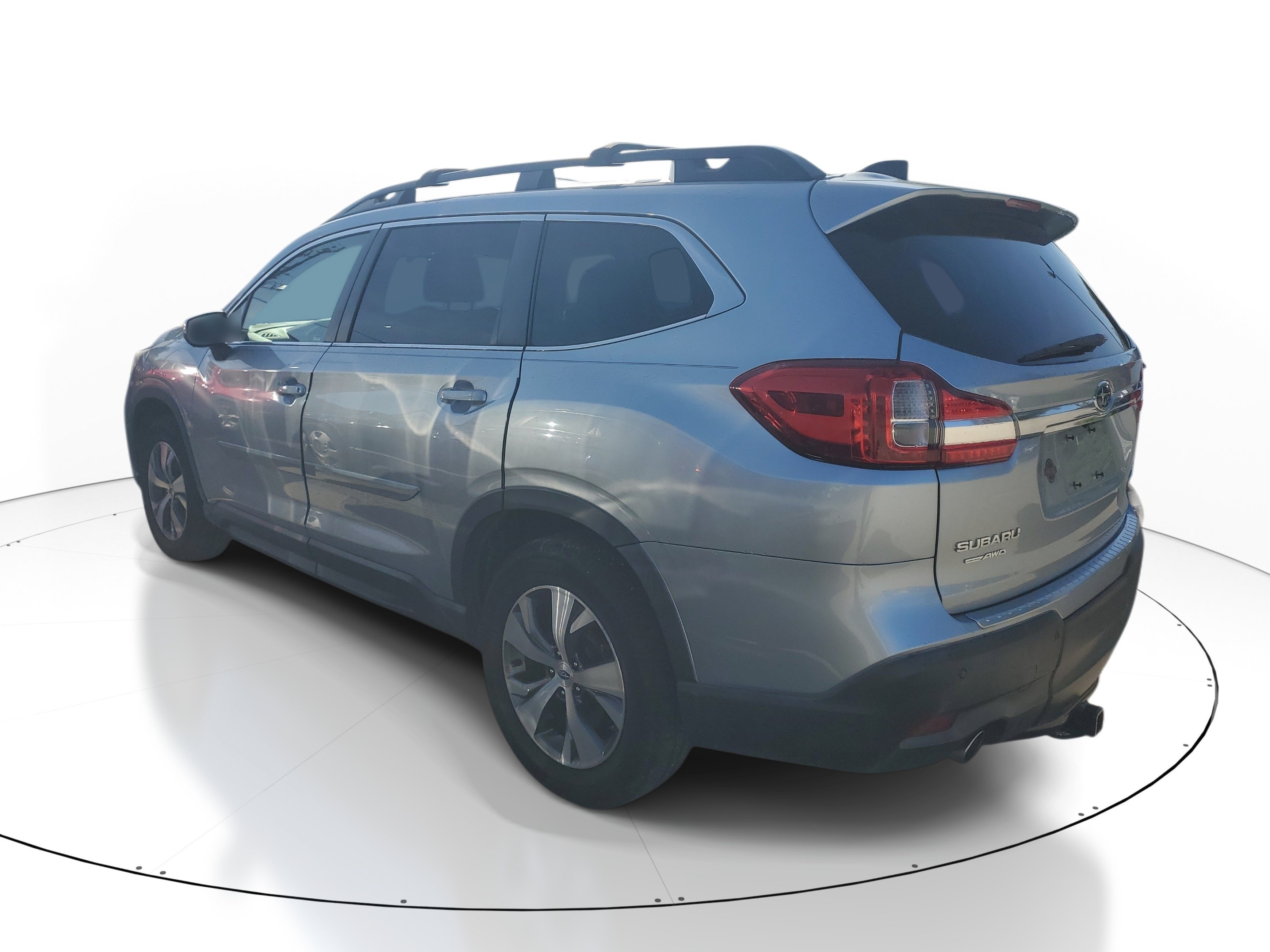 Used 2020 Ice Silver Metallic Subaru Premium image 8