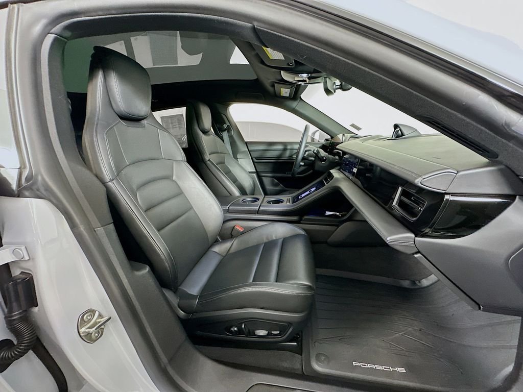 2022 Porsche Taycan Base - Photo 31