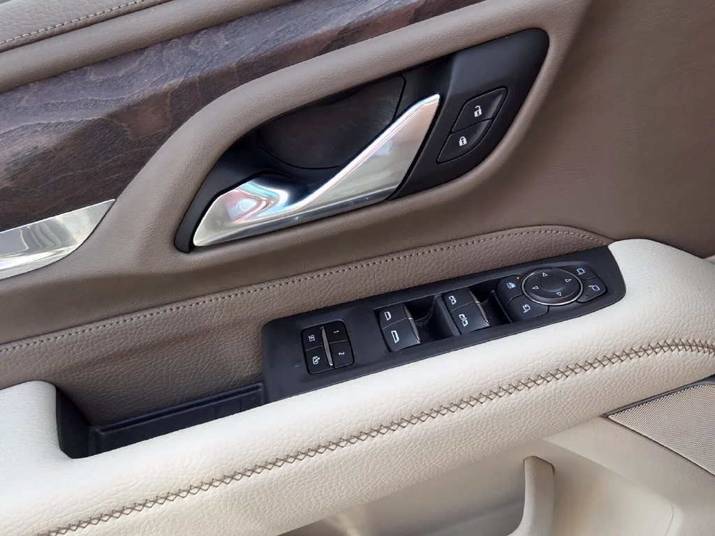Used 2022 PEARL BEIGE METALLIC GMC Denali image 36