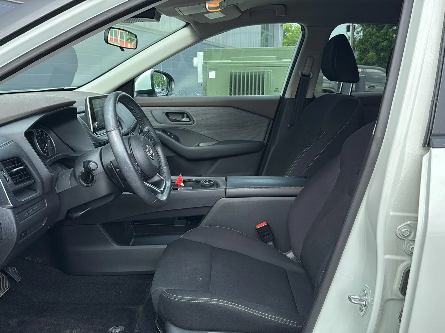 Used 2023  Nissan S image 9
