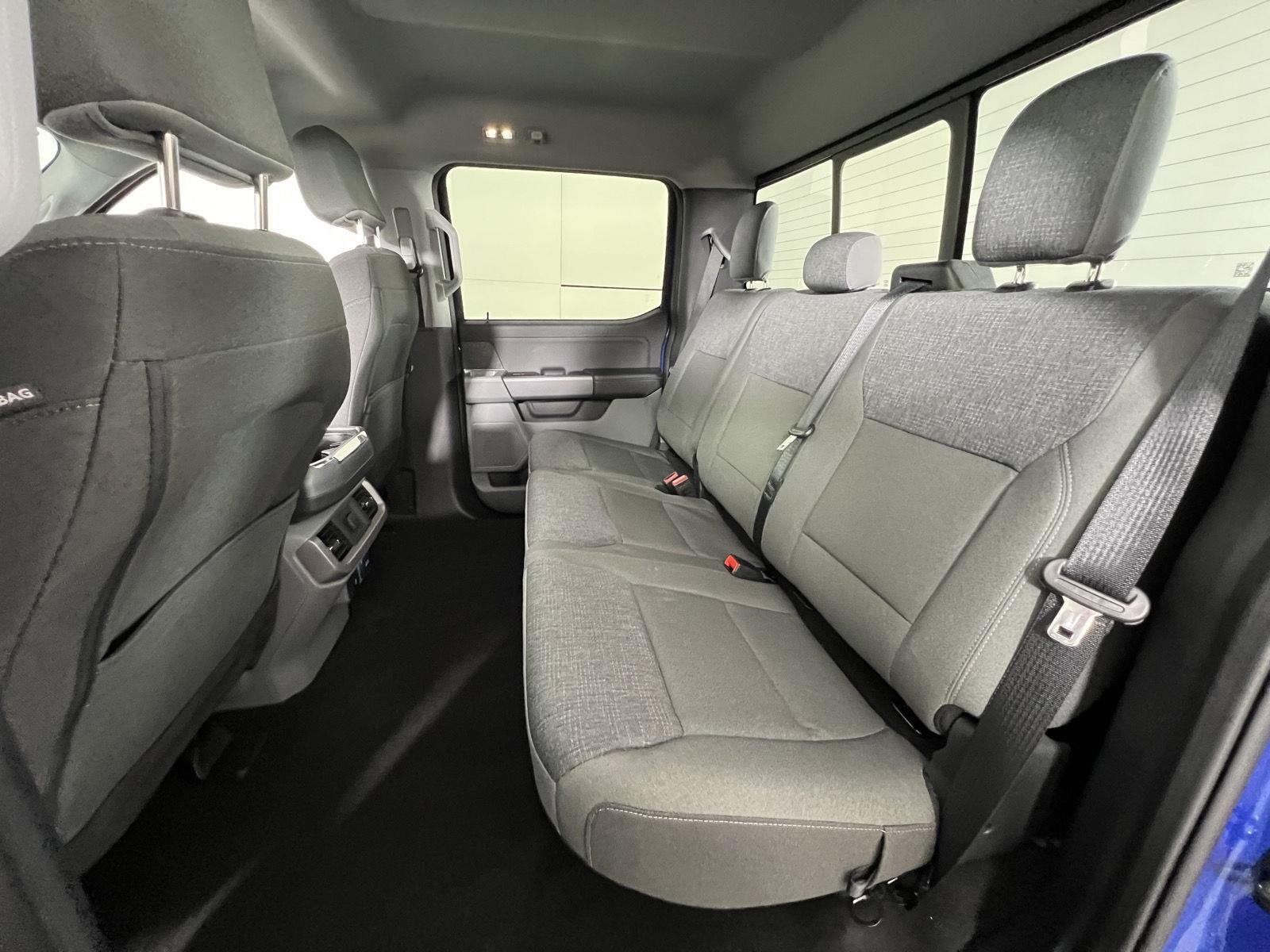 Used 2024 Atlas Blue Ford XLT image 19