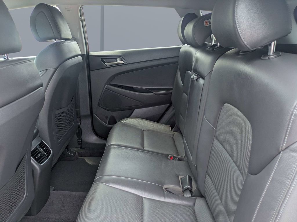 Used 2018 Red Hyundai SEL Plus image 13