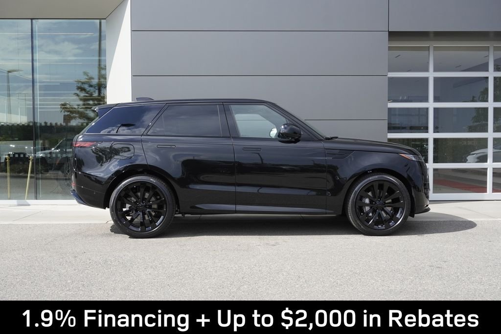 New 2026 Santorini Black Land Rover Dynamic SE image 7