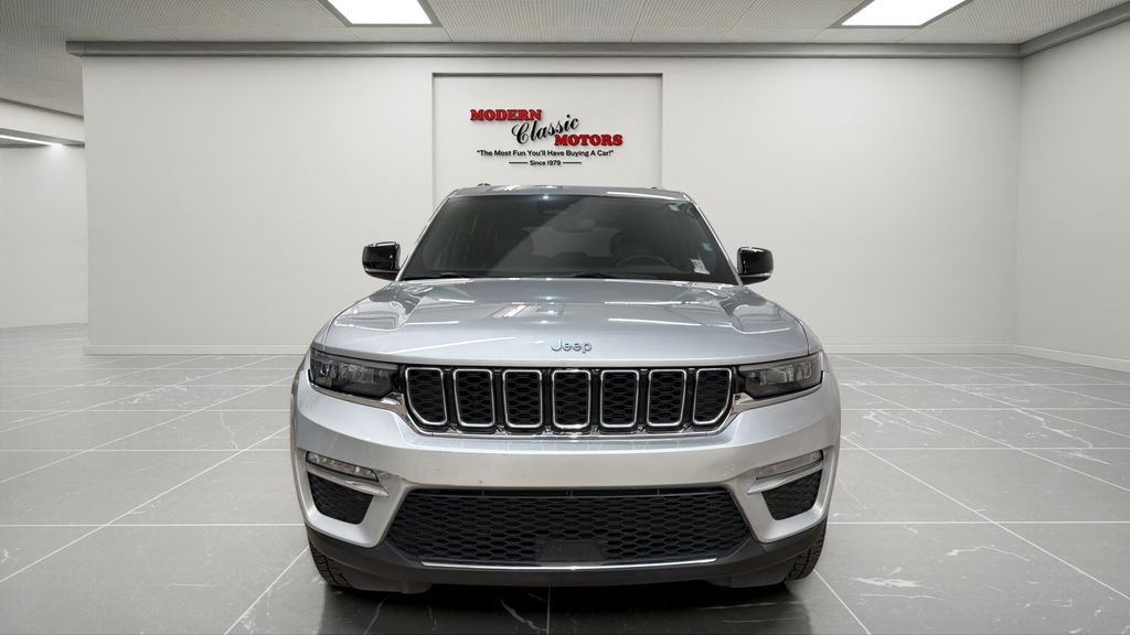 Used 2024 Silver Jeep 4xe image 8