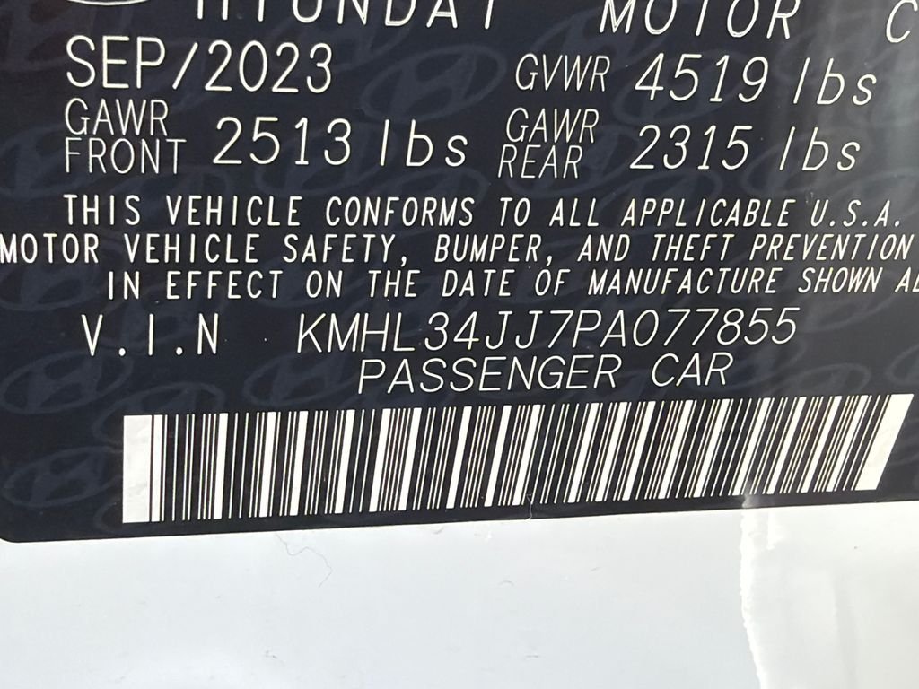 Used 2023 White Hyundai SEL image 32