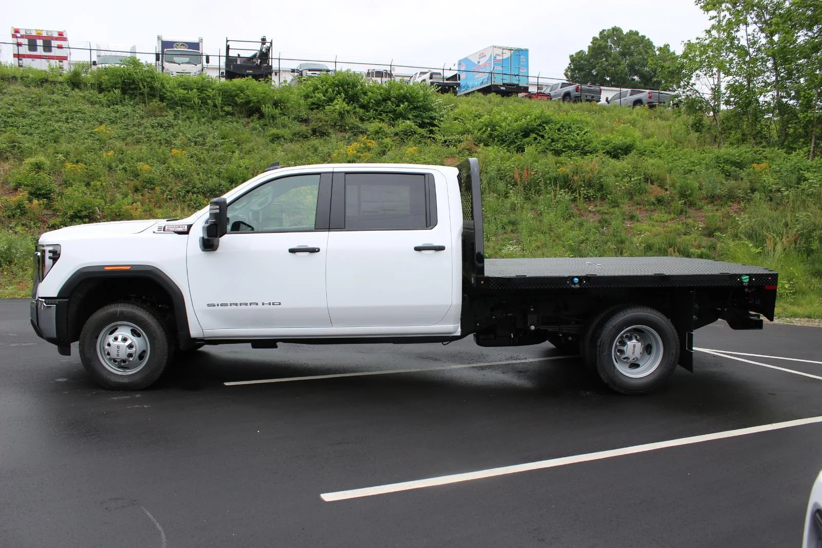 New 2026 Summit White GMC Pro image 4