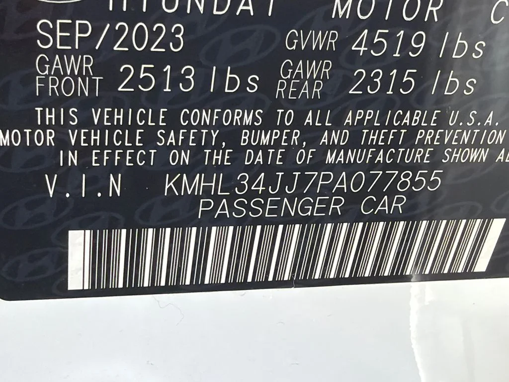 Used 2023 White Hyundai SEL image 32