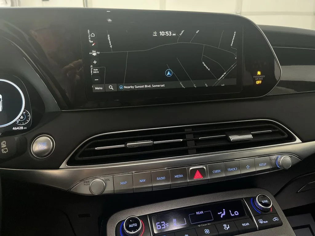 Used 2020 White Hyundai Limited image 10