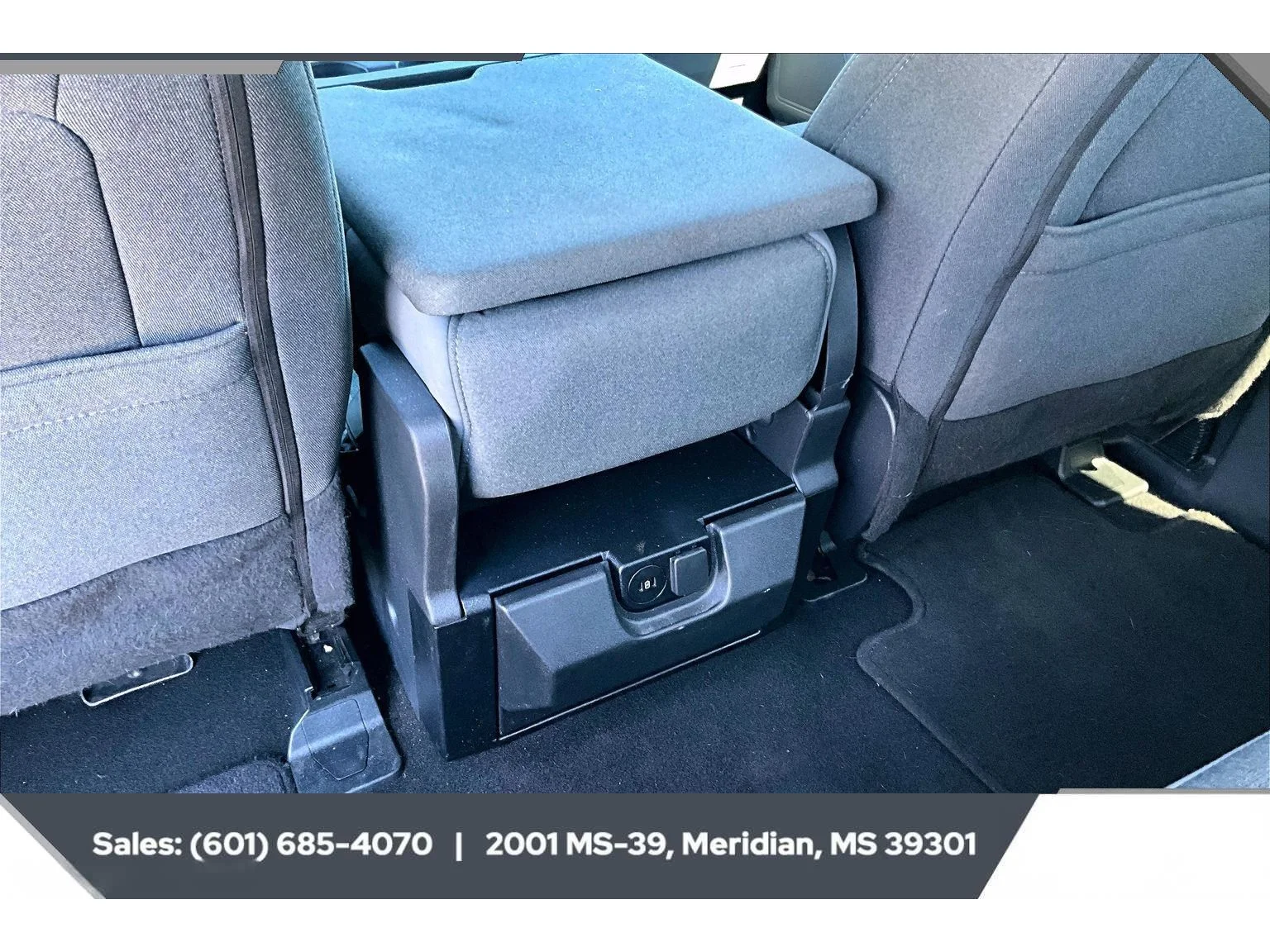 Used 2025 AGATE BLACK METALLIC Ford XLT image 24