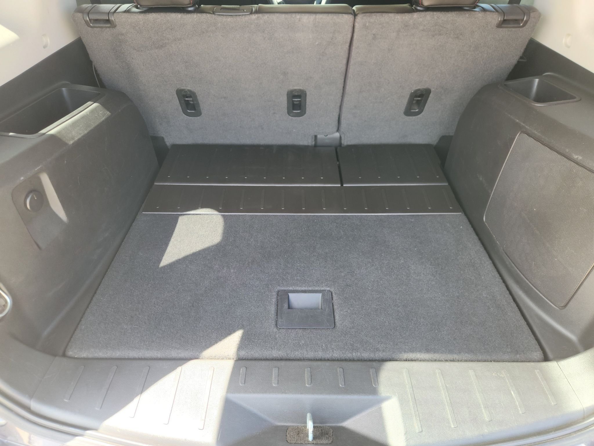 Used 2014 Iridium Metallic GMC SLT image 31