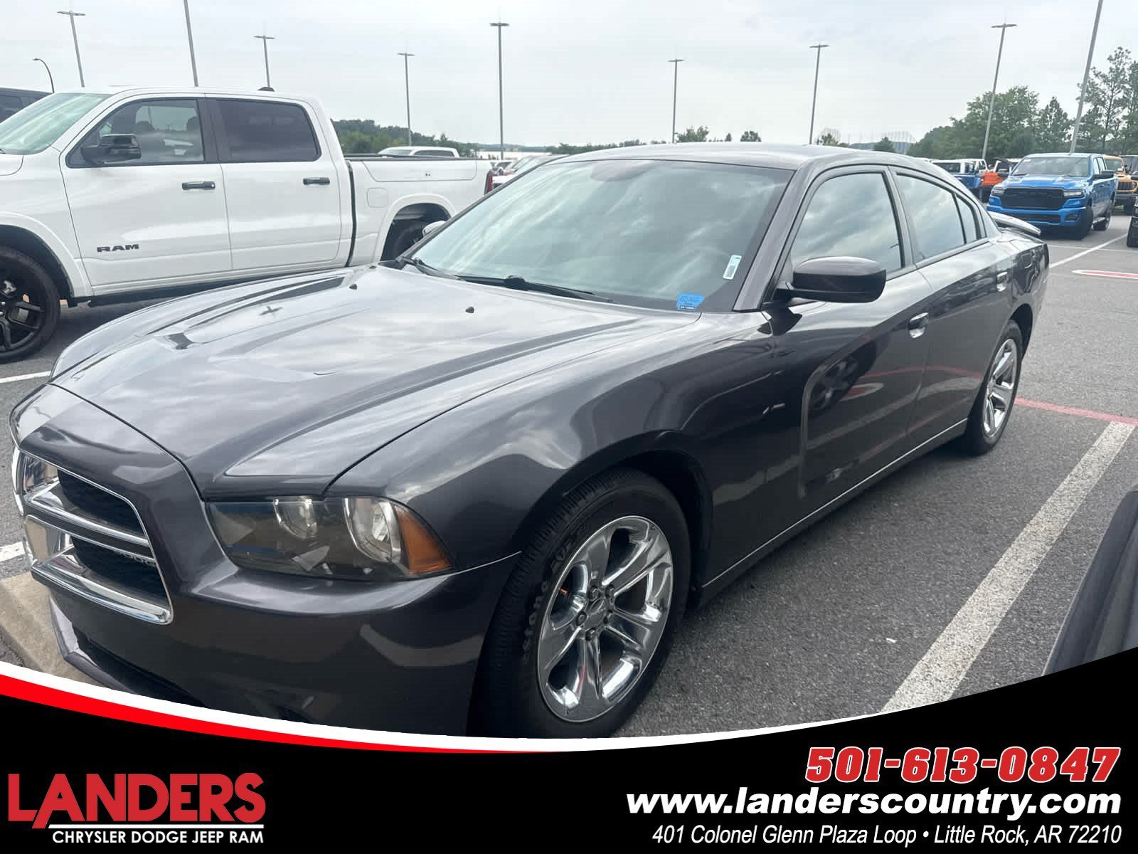 Used 2014 Granite Crystal Metallic Clearcoat Dodge SXT image 1