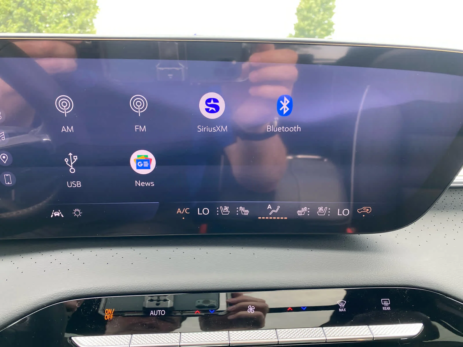 New 2026 Ebony Twilight Metallic Buick Avenir image 17