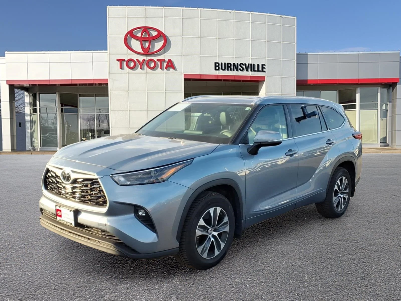 Certified Used 2022  Toyota XLE image 8
