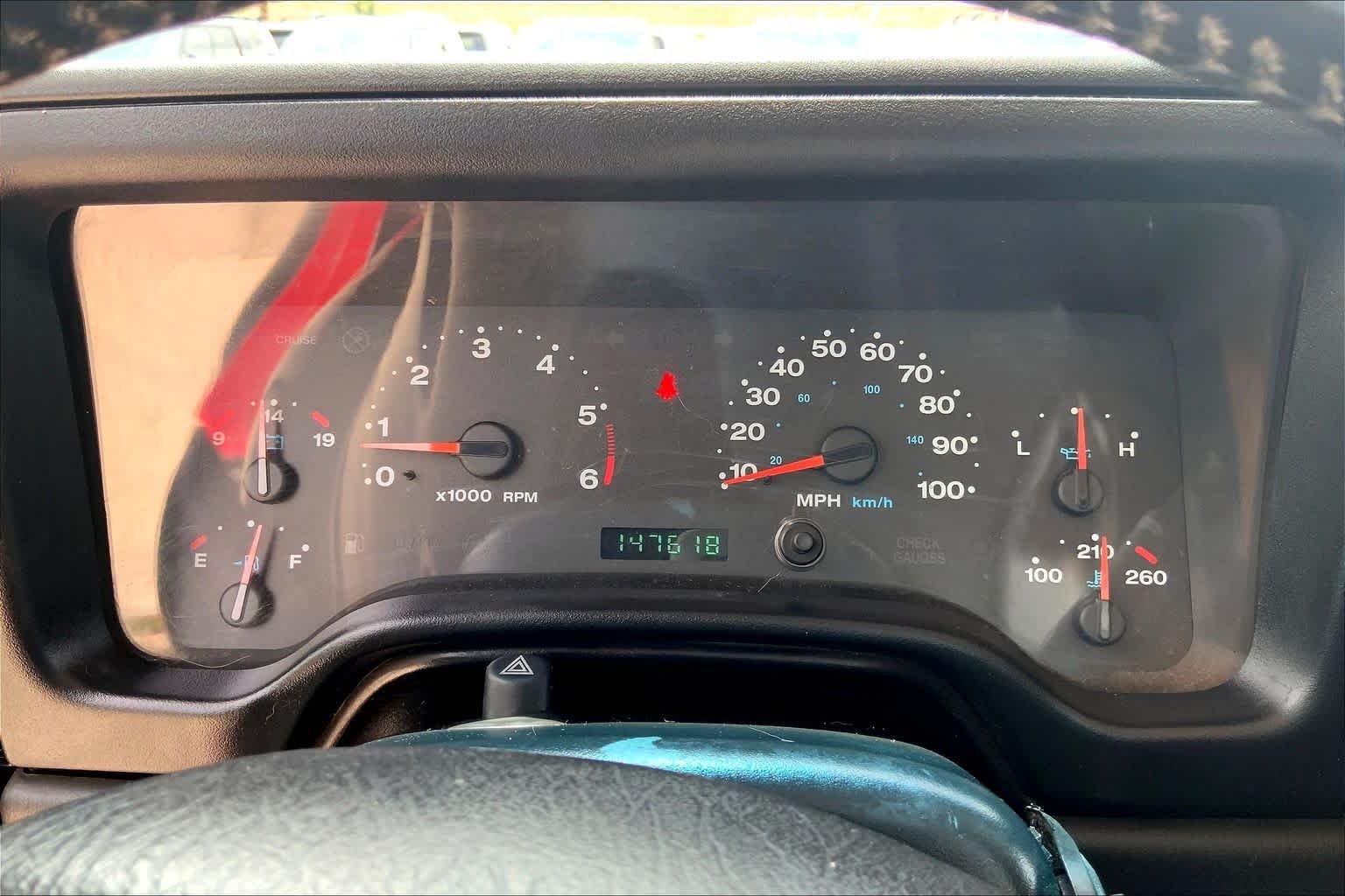Used 2005 Flame Red Jeep X image 25