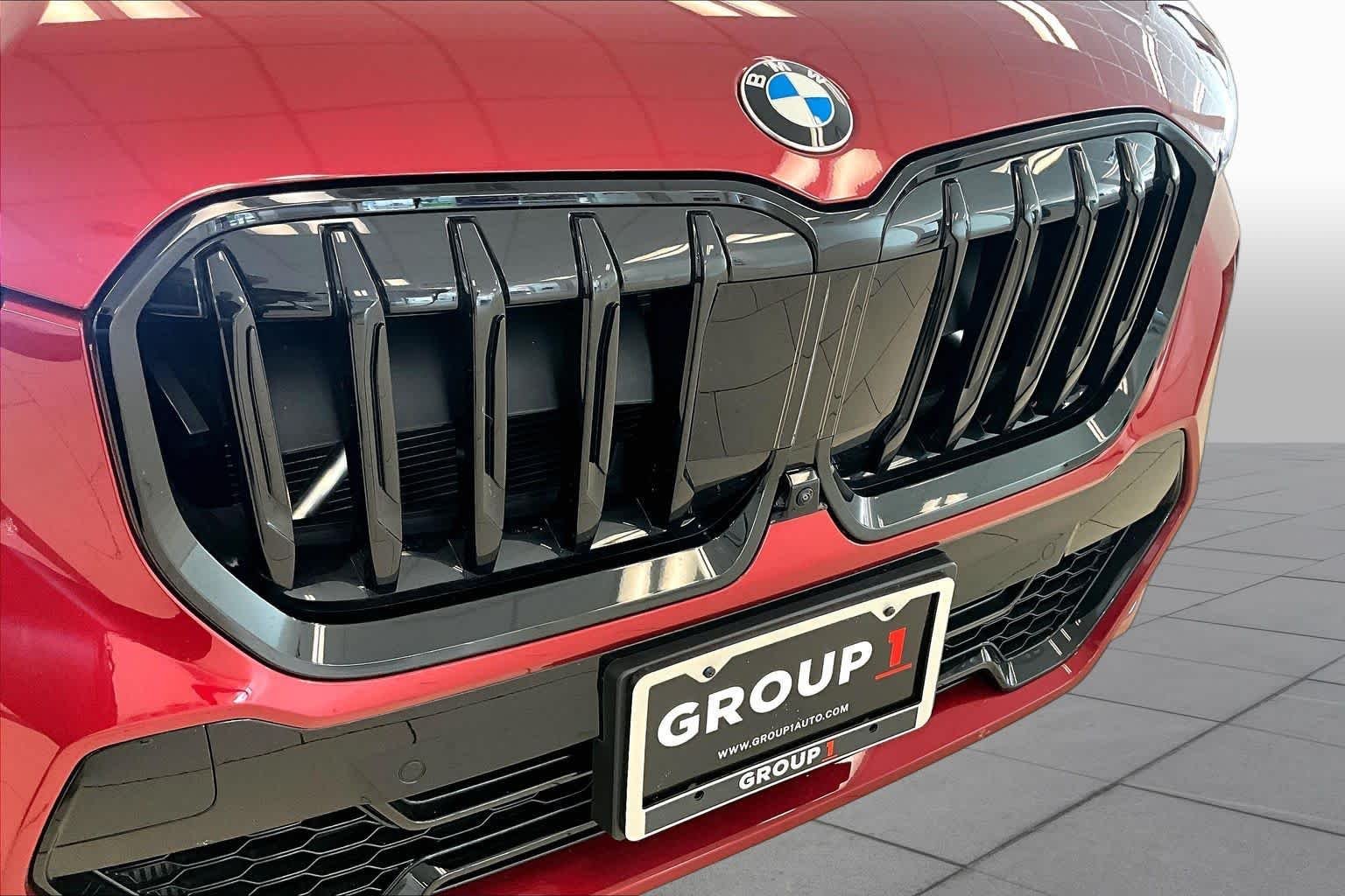 Used 2026 Vegas Red Metallic BMW xDrive28i image 28