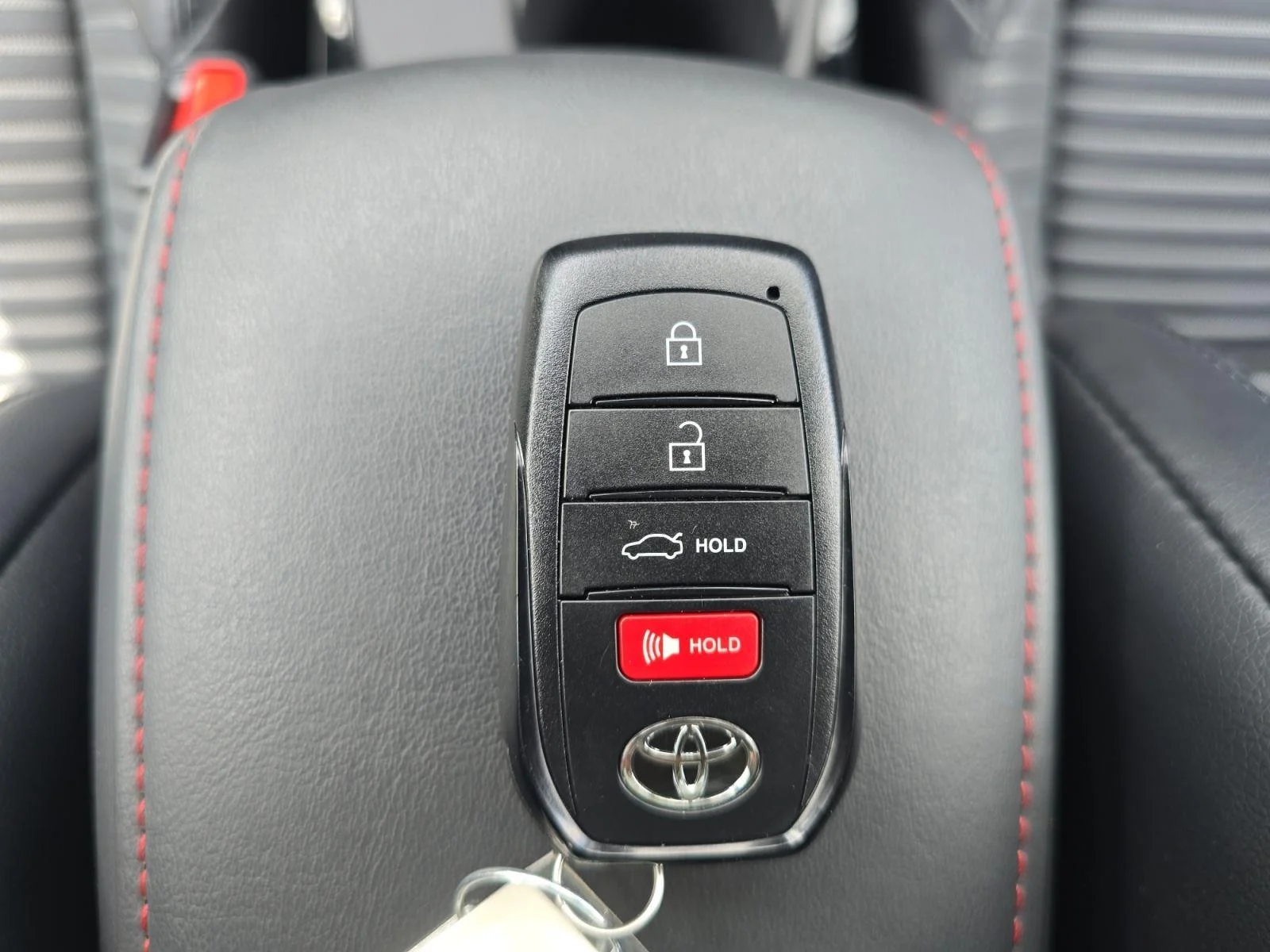 Used 2025 Ruby Flare Pearl Toyota XSE image 12