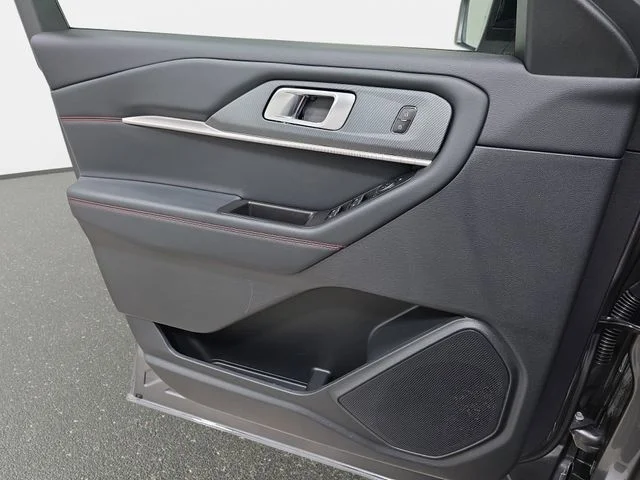 Used 2026 Carbonized Gray Metallic Ford ST-Line image 27