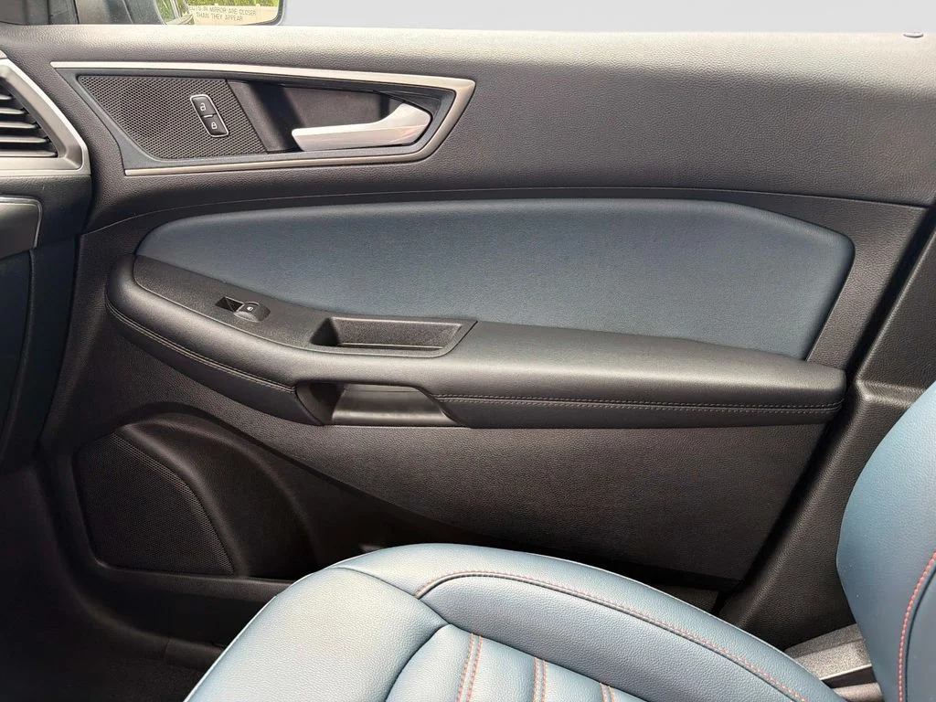 Used 2024 Agate Black Metallic Ford SEL image 22