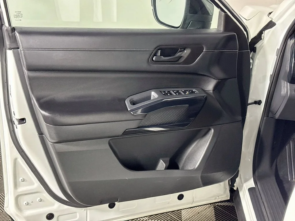 Used 2024 White Nissan S image 10