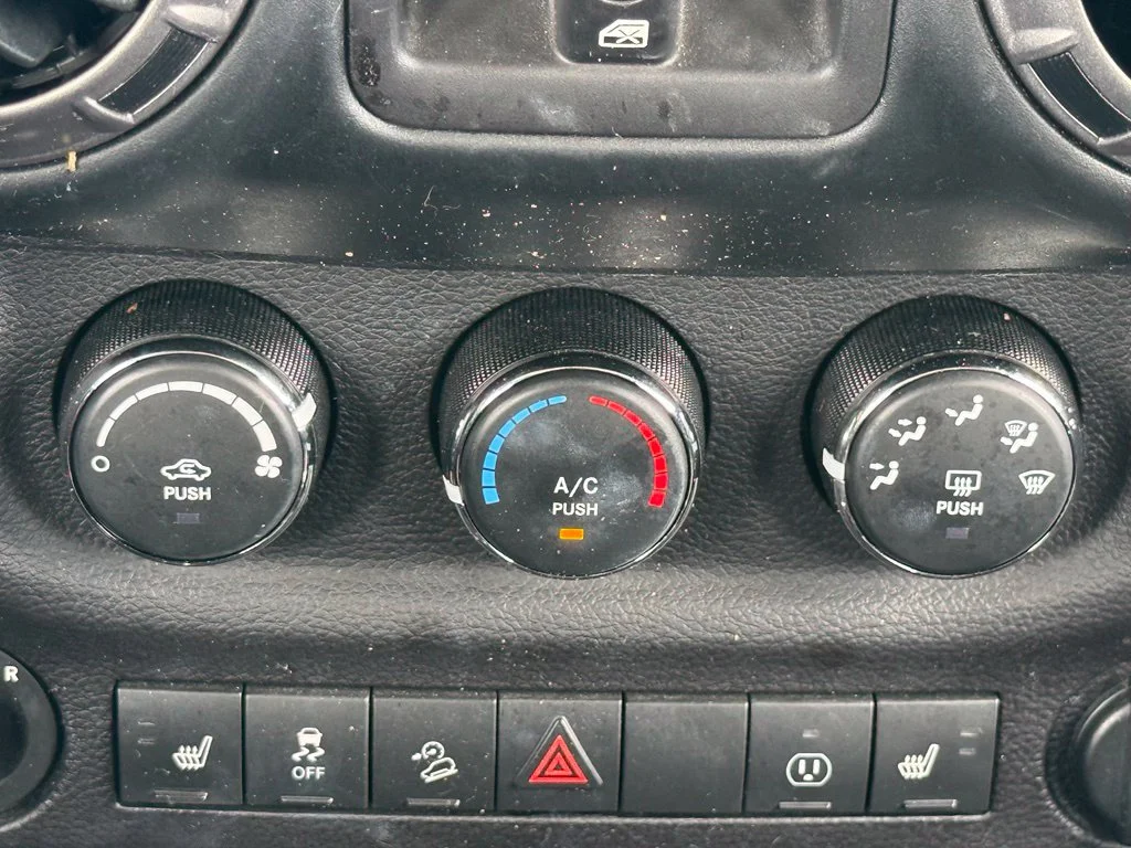 Used 2018 Red Jeep Unlimited Sahara image 19