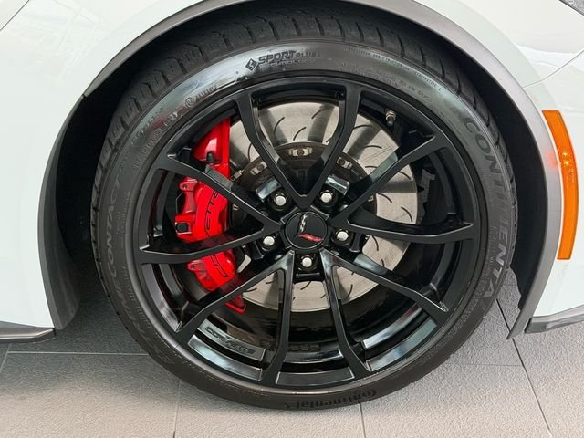 Used 2019 White Chevrolet Grand Sport image 14