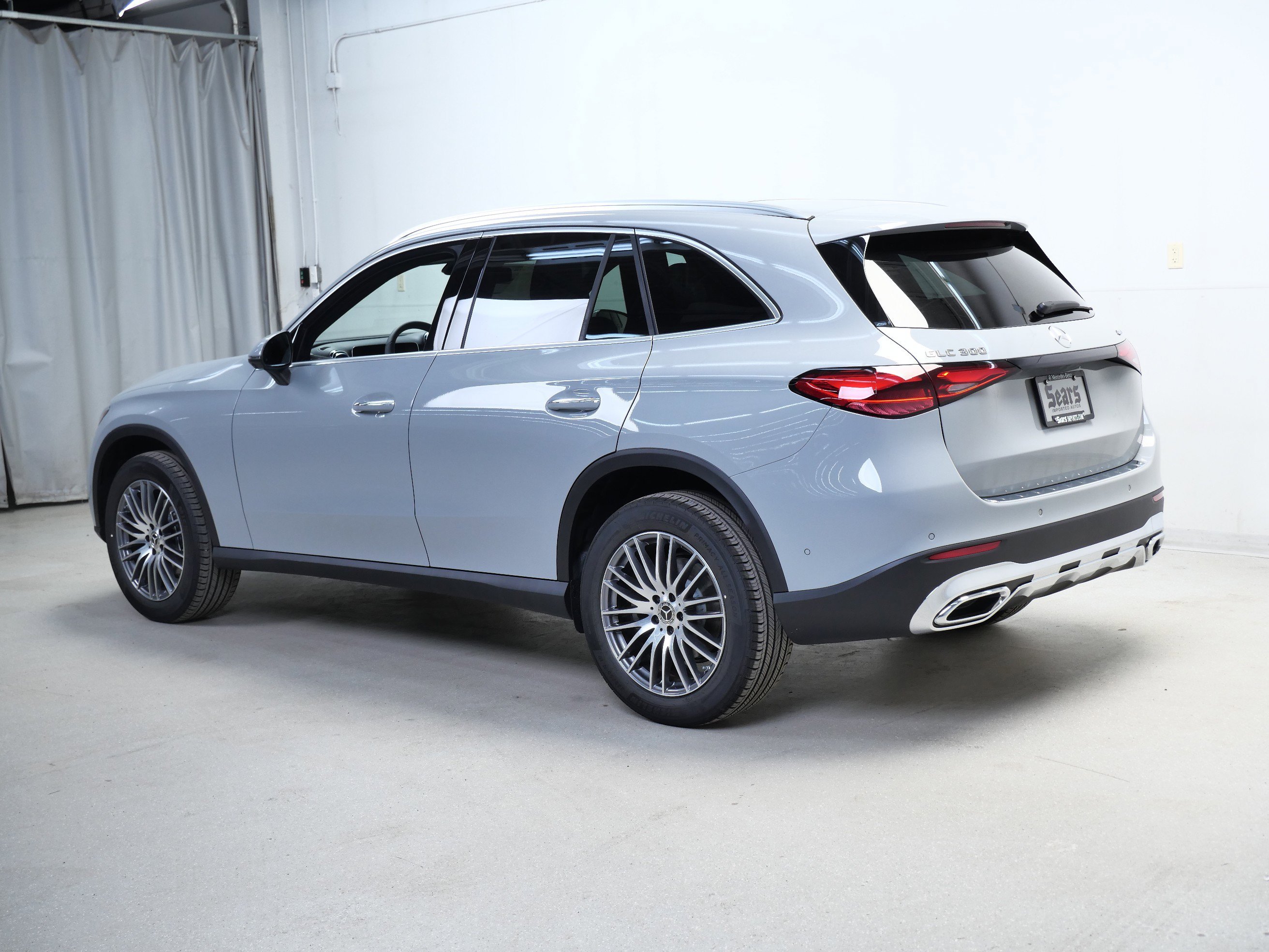 New 2026 MANUFAKTUR Alpine Grey Mercedes-Benz GLC 300 image 6
