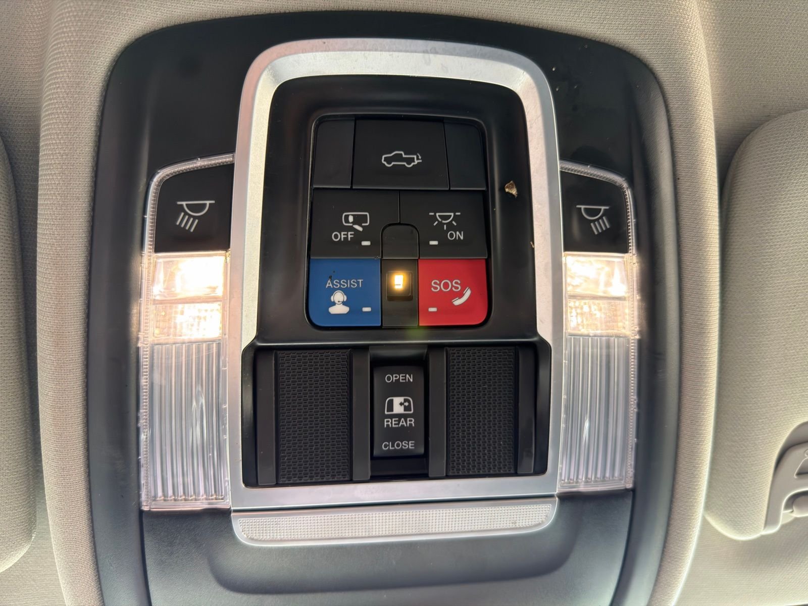 2023 RAM Ram 3500 Pickup Laramie - Photo 30