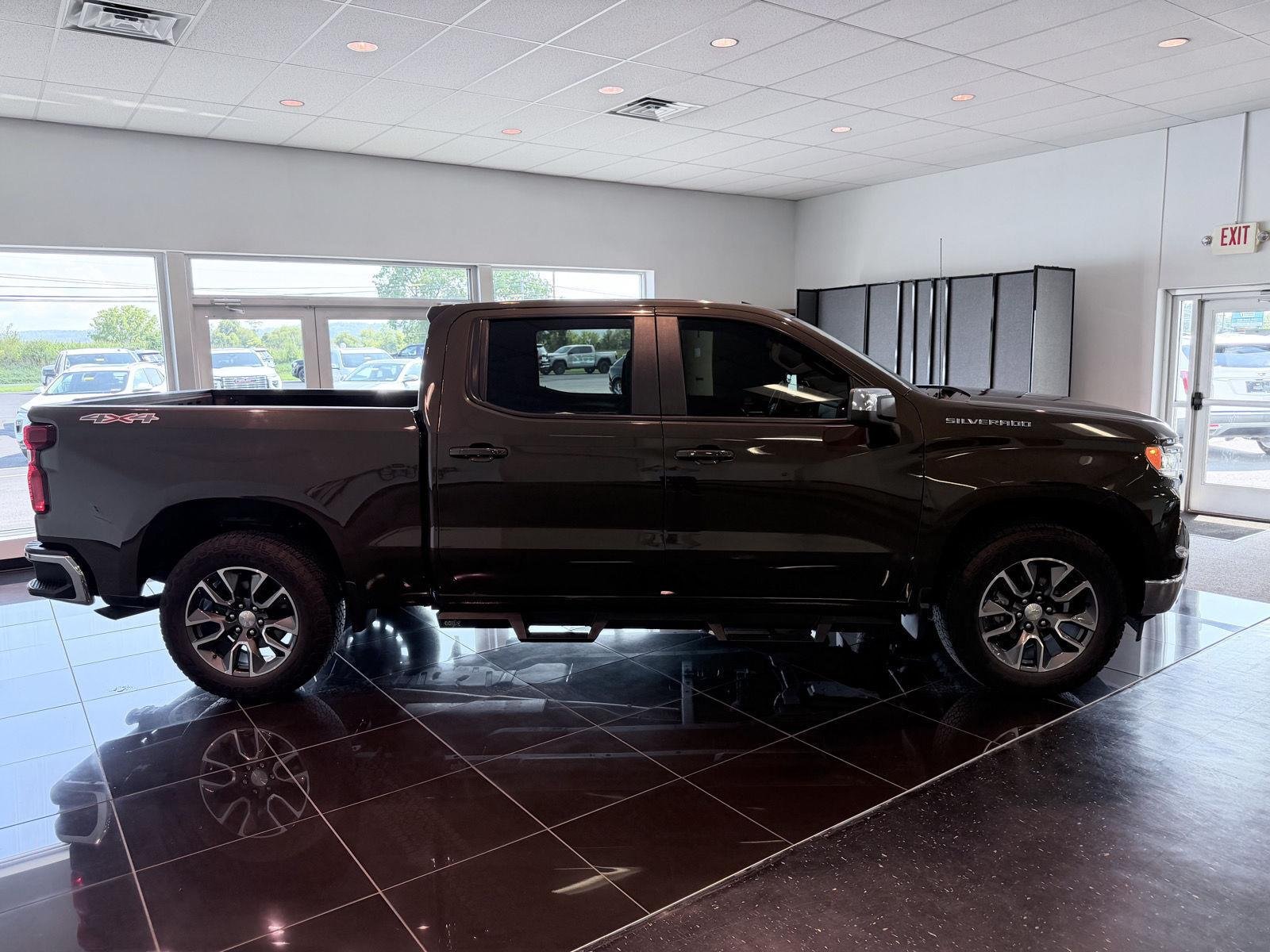 Used 2023 HARVEST BRONZE METALLIC Chevrolet LT image 21