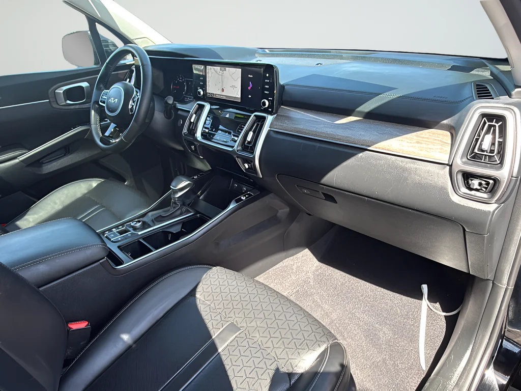 Used 2023 Black Kia X-Line EX image 17