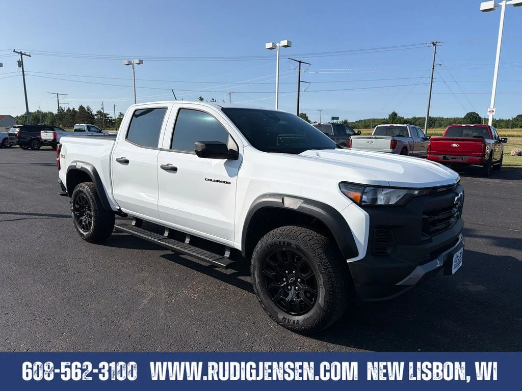 Used 2024 White Chevrolet Trail Boss image 7