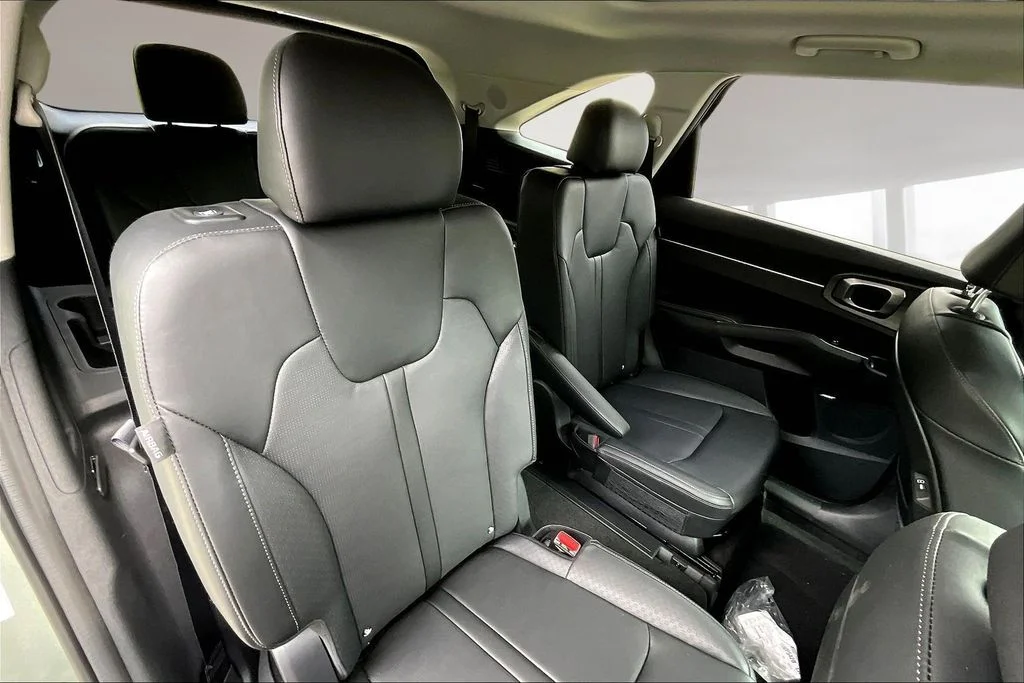 New 2026 Jungle Green Kia X-Line EX AWD image 10