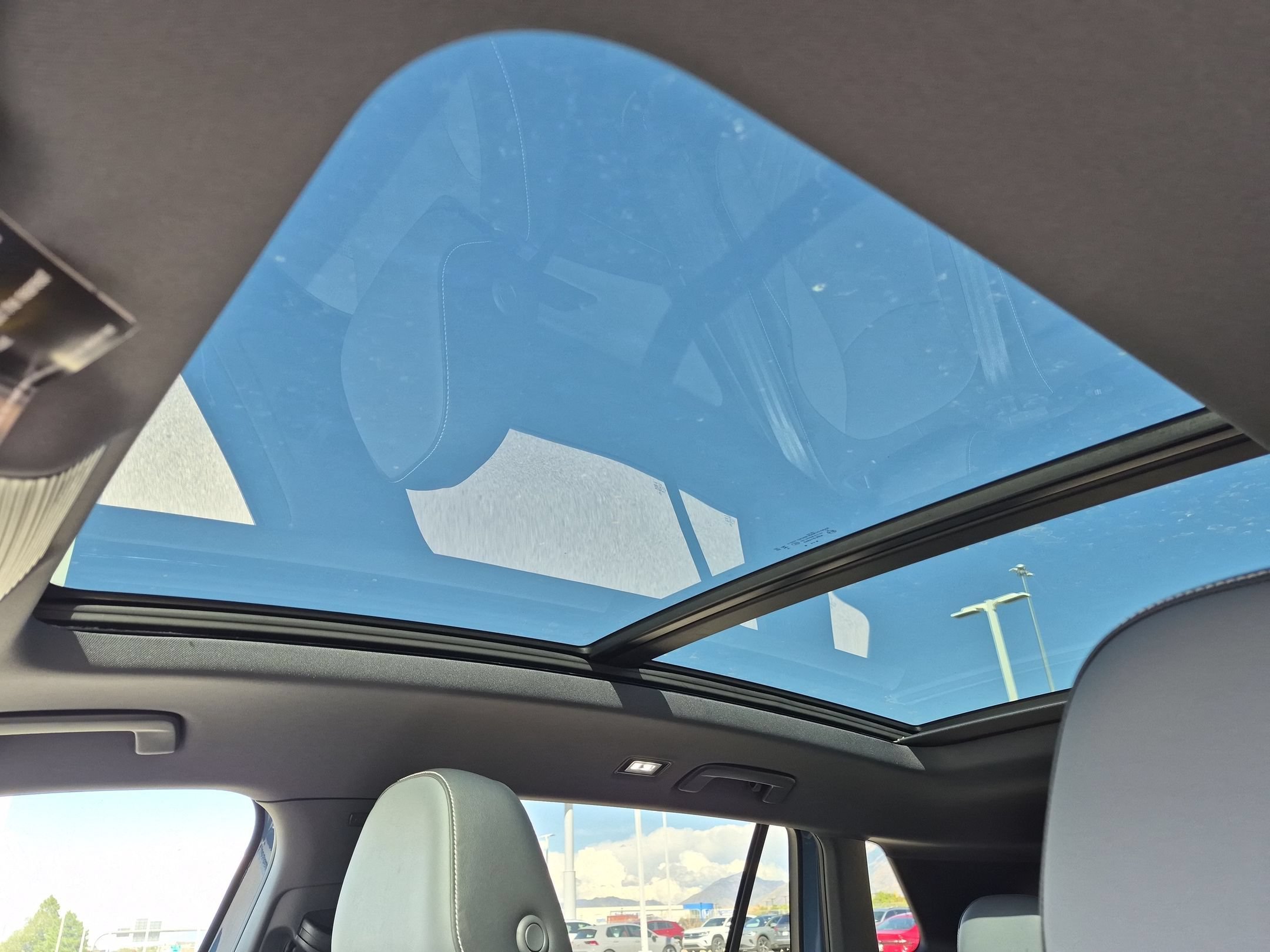 New 2026 Monterey Blue w/Deep Black Roof Volkswagen SE R-Line Black image 14