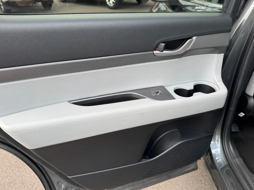 Used 2024 Gray Hyundai SEL image 18
