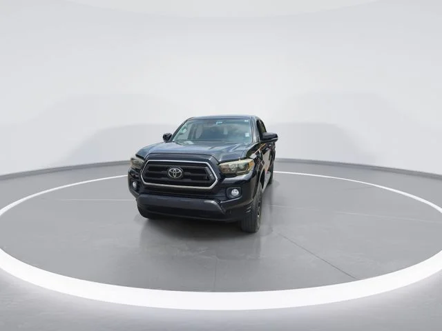 Used 2022 Black Toyota SR5 image 4