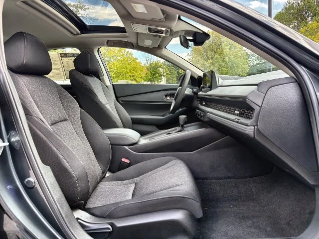 Used 2024  Honda EX image 25