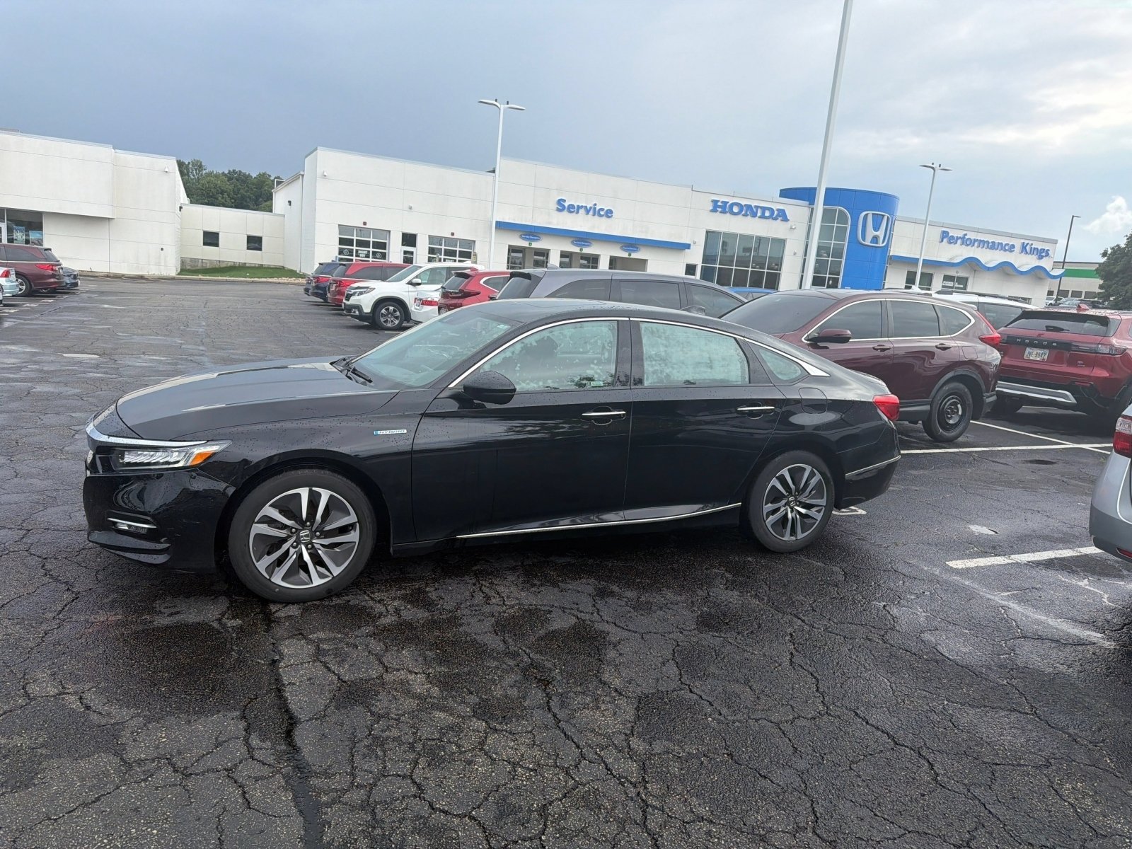 Used 2019 Crystal Black Pearl Honda Touring image 2