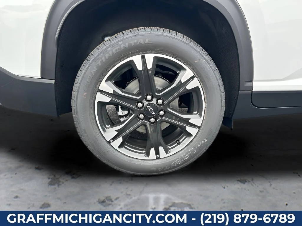 New 2027 Summit White Chevrolet LT image 40