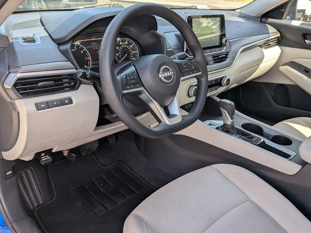 Used 2025 Blue Nissan 2.5 SV image 35